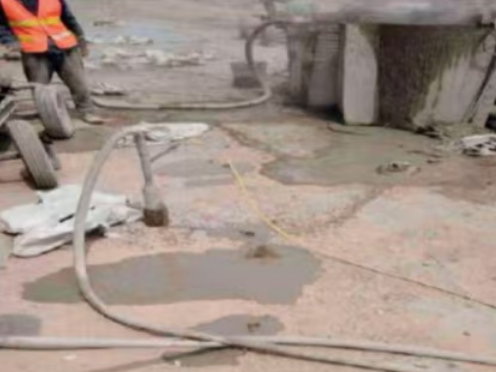 白鹭湖管理区水泥混凝土路面板底注浆技术 路面脱空注浆整治方案