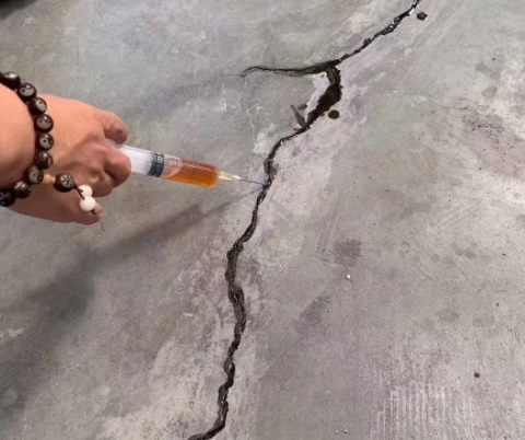 白鹭湖管理区混凝土裂缝修补技术详解​